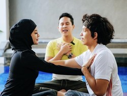 Atta-Aurel Belajar Yoga Kamasutra Biar Makin Intim, Apa Sih Itu?