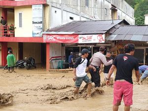Longsor dan Banjir Terjadi di Simalungun Sumut Usai Diguyur Hujan Lebat