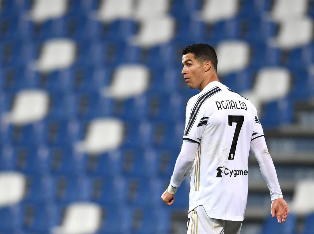 Top! Ronaldo Pemain Pertama dengan 100 Gol di 3 Liga Berbeda Top! Ronaldo Pemain Pertama dengan 100 Gol di 3 Liga Berbeda