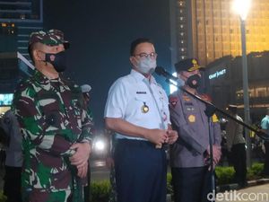 Pantau Malam Takbiran Bareng Kapolda-Pangdam, Anies Klaim DKI Kondusif