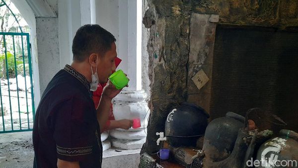 Suasana di Makam Mbah Priok Saat Lebaran Hari Pertama