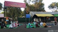 Nakes hingga TKI Positif COVID-19 Salat Id Bareng di RSLI Surabaya