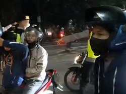 Pemudik Bermotor Melas ke Petugas: Kalau Bapak Saya Mati Gimana?