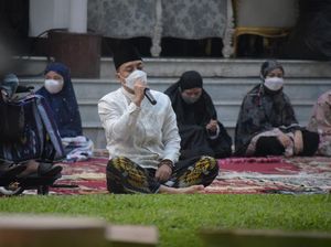 Salat Id di Rumah Dinas, Wali Kota Eri Imbau Warga Surabaya Tak Salam-salaman