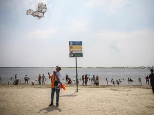 Ancol Ramai Didatangi Warga Jakarta di Hari Kedua Lebaran