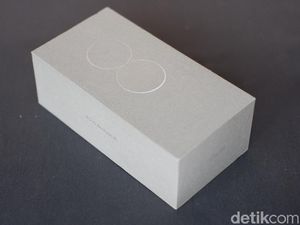 Unboxing Asus Zenfone 8, Bodi Compact Ditenagai Snapdragon 888 Unboxing Asus Zenfone 8, Bodi Compact Ditenagai Snapdragon 888