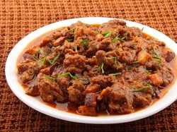 Makan Enak saat Idul Adha Tanpa Gangguan Kolesterol? Bisa, Ini 3 Tipsnya