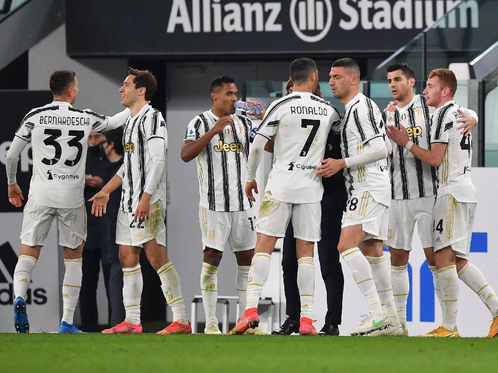 Pirlo Nilai Juventus Tak Selapar Inter