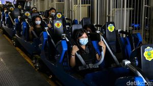 Kembali Dibuka, Pengunjung Antusias Bermain di Trans Studio Cibubur