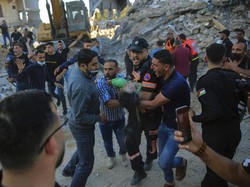 Mesir Kirim 10 Ambulans untuk Angkut Warga Gaza yang Terluka