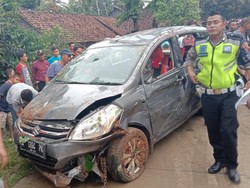 Mobil Tabrak Motor-Masuk Jurang di Pandeglang, 1 Orang Tewas