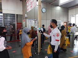 Hingga Pukul 15.00 WIB Jumlah Pengguna KRL di Stasiun Manggarai 4.789
