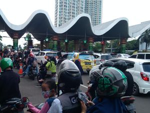 Ancol Ramai Pengunjung hingga Sore, Pengelola Buka-Tutup Gerbang