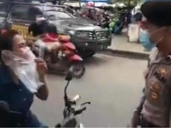 Ternyata ini Alasan Emak-emak di Sumbar Pakai Masker Plastik Kresek