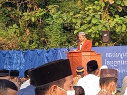 Momen Keriuhan Jemaah Melihat Khotib Idul Fitri Wafat Saat Khotbah