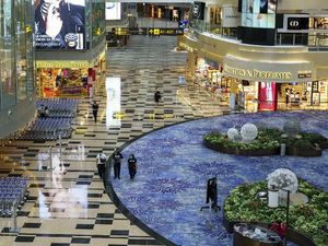 Bandara Changi dan Pulau Sentosa, 2 Lokasi di Singapura yang Dikaitkan Lukas Enembe Bandara Changi dan Pulau Sentosa, 2 Lokasi di Singapura yang Dikaitkan Lukas Enembe