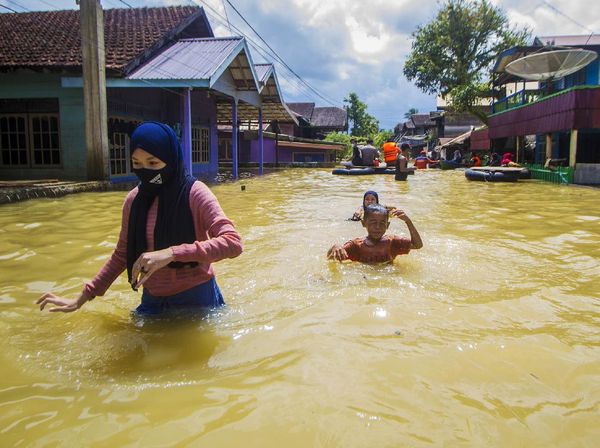 Banjir Setinggi Pinggang Rendam Tanah Bumbu Kalimantan Selatan