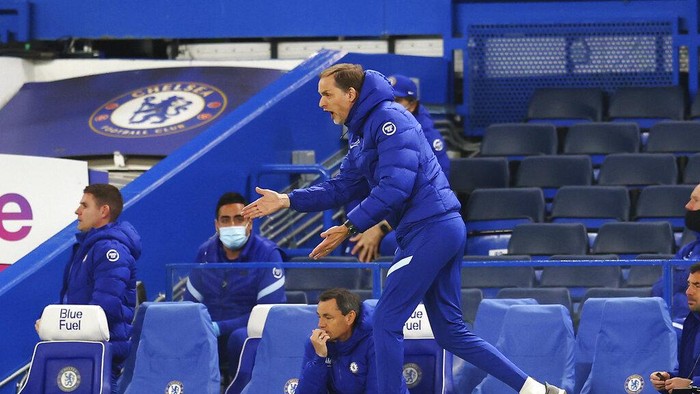 Chelseas head coach Thomas Tuchel gives instructions during the English Premier League soccer match between Chelsea and Arsenal at Stamford Bridge stadium in London, England, Wednesday, May 12, 2021. (Catherine Ivil, Pool via AP)