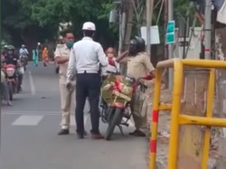 Polantas Setop Oknum Polisi Tak Pakai Helm, Ujung-ujungnya Ribut
