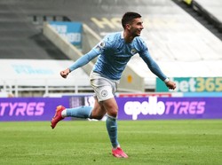 Top! Bintang Man City Ini Isi Liburan dengan Kerja Bakti