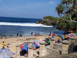 H+1 Lebaran, Belasan Ribu Wisatawan Jejali Pantai Gunungkidul