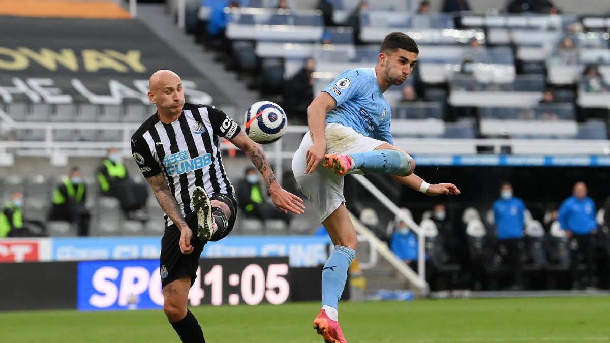 Newcastle United bermain imbang 2-2 dengan Manchester City di babak pertama. (Foto: Getty Images/Stu Forster)