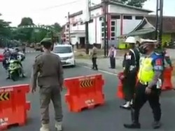 Wisatawan Membeludak Akses Menuju Pangandaran Sempat Ditutup