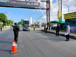 Libur Lebaran, Polisi Sekat Akses ke Objek Wisata di Lombok Tengah