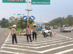 Gerbang Tol Branangsiang Sempat Ditutup , Kendaraan Dialihkan ke GT Summarecon