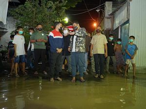 Tinjau Banjir Kiriman, Bobby Nasution Minta Camat-Lurah Bantu Warga