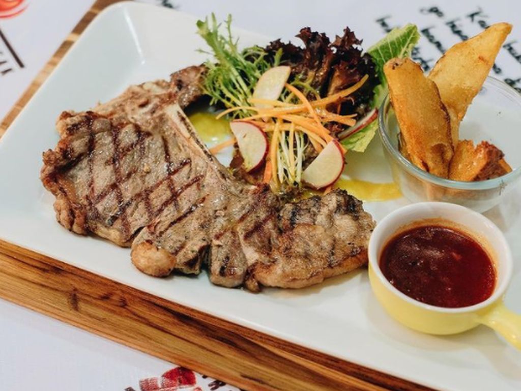 Mantul! Ini 5 Steak Kaki Lima Rasa Bintang Lima yang Viral Mantul! Ini 5 Steak Kaki Lima Rasa Bintang Lima yang Viral