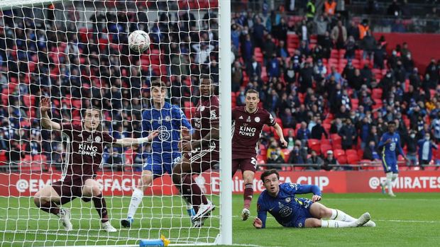 Soccer Football - FA Cup Final - Chelsea v Leicester City - Wembley Stadium, London, Britain - May 15, 2021 Chelsea's Ben Chilwell scores a goal that is later disallowed Pool via REUTERS/Nick Potts