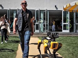 Petisi Online Minta Jeff Bezos Beli dan Makan Lukisan Mona Lisa