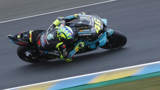 MotoGP - French Grand Prix - Circuit Bugatti, Le Mans, France - May 15, 2021 Petronas Yamaha SRT's Valentino Rossi in action during qualifying REUTERS/Stephane Mahe