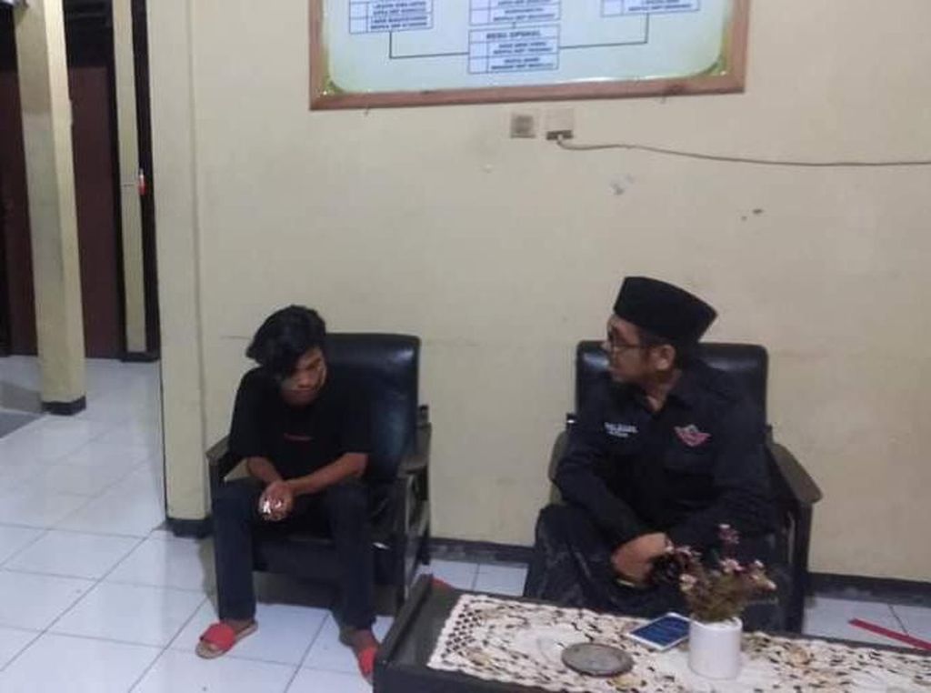 Hujat Palestina Lewat TikTok, Pemuda di Lombok Ditangkap Polisi Hujat Palestina Lewat TikTok, Pemuda di Lombok Ditangkap Polisi