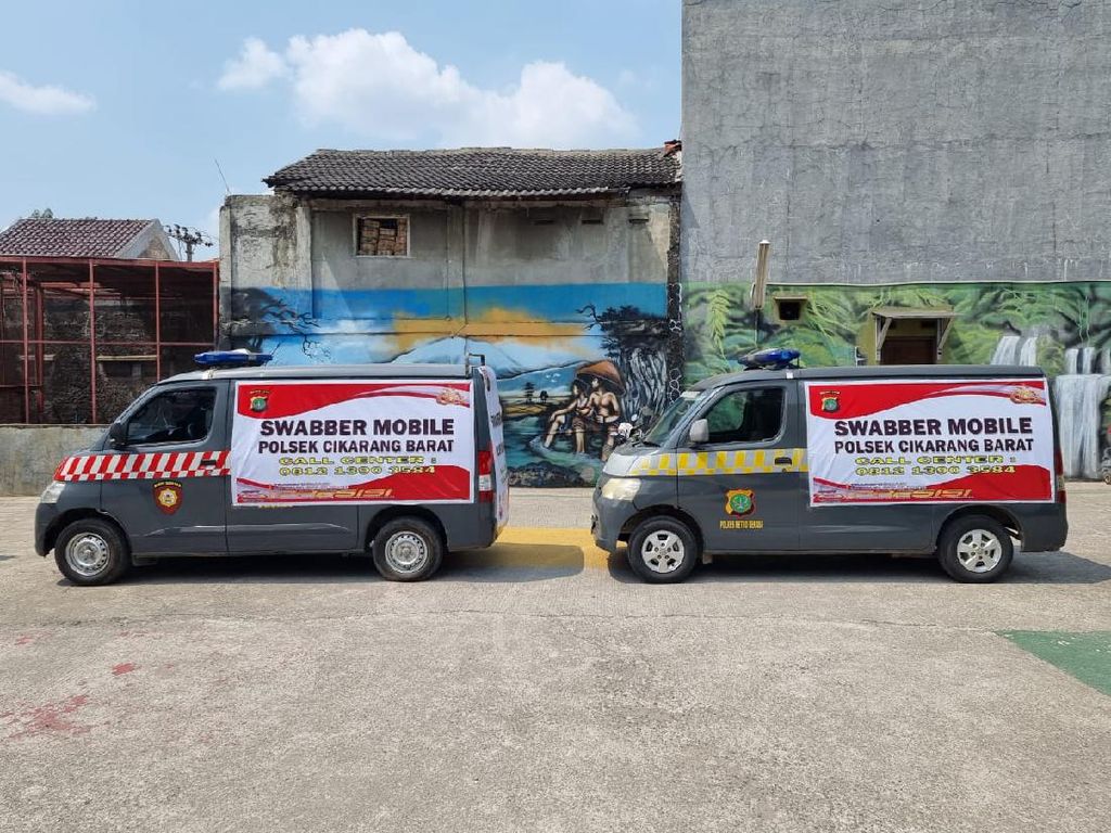 Polisi Bekasi Door to Door Swab Antigen Warga yang Pulang Usai Mudik