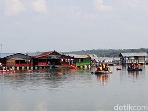 Perahu Terbalik di Kedungombo: 8 Orang Diperiksa, 2 Berpotensi Tersangka Perahu Terbalik di Kedungombo: 8 Orang Diperiksa, 2 Berpotensi Tersangka