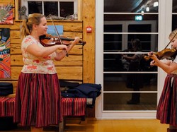 Pulau Kihnu, Tidak Menolak Pria Namun Hampir Semua Penduduknya Perempuan