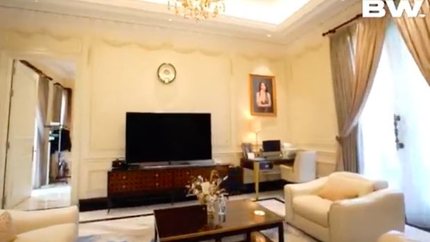 Rumah Crazy Rich PIK Helena Lim