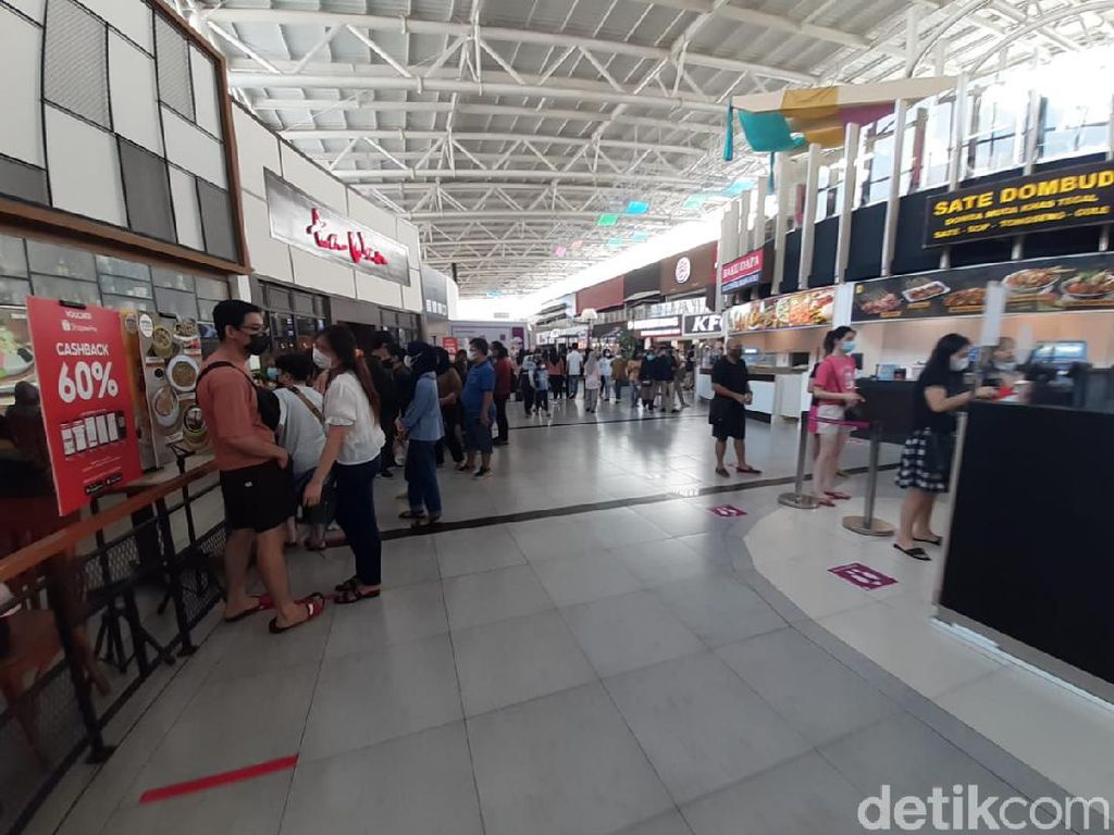 Ragam Alasan Warga Pilih Mal saat Libur Lebaran Ragam Alasan Warga Pilih Mal saat Libur Lebaran