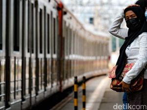Catat! Penumpang KRL Bakal Dites Antigen Acak Imbas COVID-19 Melonjak Catat! Penumpang KRL Bakal Dites Antigen Acak Imbas COVID-19 Melonjak