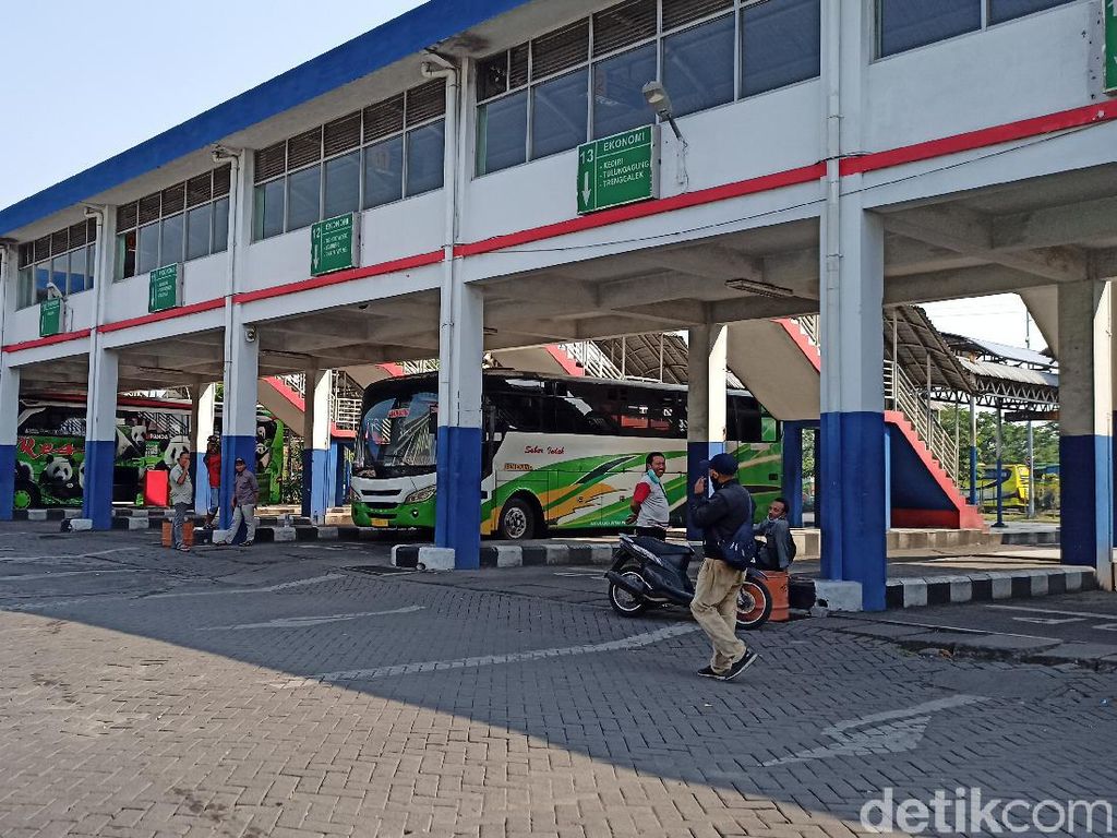 Purabaya Sepi, Parkir Motor di Sekitar Terminal Pilih Tutup