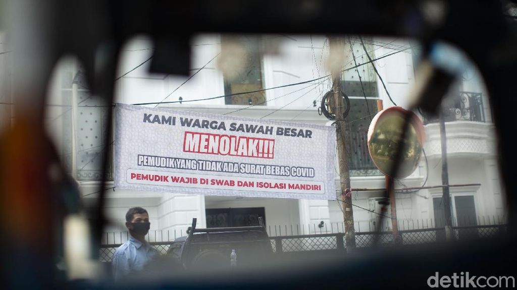 Ini Spanduk Tolak Pemudik Tanpa Swab Masuk Jakarta Ini Spanduk Tolak Pemudik Tanpa Swab Masuk Jakarta