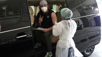Arya Saloka sampai Vino G Bastian Terima Disuntik Vaksin Dosis 2