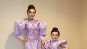 8 Potret Bukti Ashanty dan Arsy Bak Pinang Dibelah Dua, Mirip Banget!