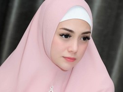Heboh Penampilan Celine Evangelista Pakai Hijab dan Cadar