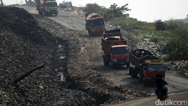 DKI Kirim 2.142 Ton Sampah ke Bantargebang pada Lebaran 2021