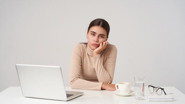 Foto : Menjaga Mood saat Bekerja/freepik.com