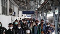Hiruk Pikuk Stasiun Gambir-Senen di Kala Arus Balik Mudik