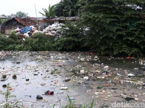 Jorok! Sungai Cipamokolan Penuh Sampah, Ini Respon Pemkot Bandung